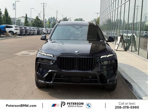 Used 2025 BMW X7 xDrive40i w/ M Sport Package AWD/4WD image 8