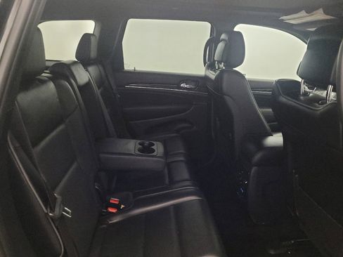 Used 2019 Jeep Grand Cherokee Overland AWD/4WD image 19