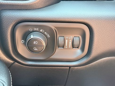 Used 2026 RAM 2500 Laramie AWD/4WD image 14