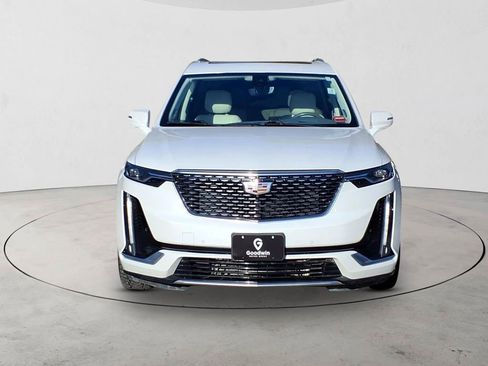 Used 2023 Cadillac XT6 Premium Luxury w/ Technology Package image 2