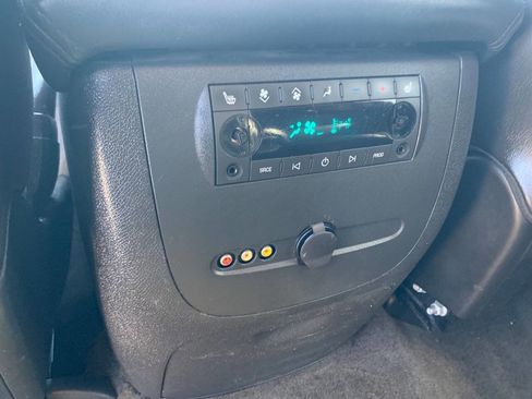 Used 2009 GMC Yukon XL Denali AWD/4WD image 12