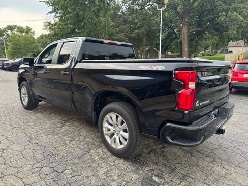 Used 2022 Chevrolet Silverado 1500 Custom w/ Safety Confidence Package AWD/4WD image 4