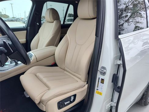 Certified 2022 BMW X5 sDrive40i w/ Premium Package image 18
