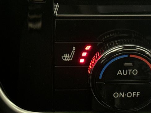 Used 2025 Nissan Rogue Platinum w/ Platinum Premium Package image 22