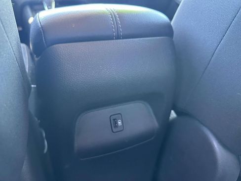 Used 2022 Nissan Sentra SV FWD image 9