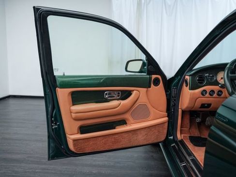 Used 2002 Bentley Arnage R RWD image 16