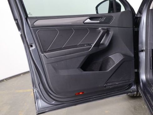 Used 2023 Volkswagen Tiguan SE FWD image 18