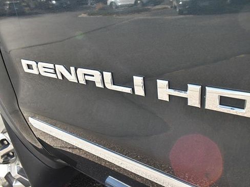 Used 2017 GMC Sierra 2500 Denali w/ Duramax Plus Package image 9