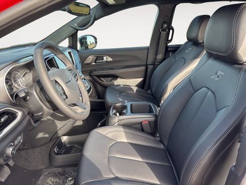 New 2026 Chrysler Pacifica Select w/ S Appearance Package FWD image 21