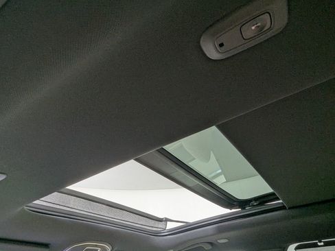 New 2025 Jeep Grand Cherokee Limited w/ Luxury Tech Group II image 31