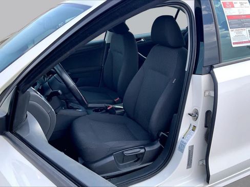 Used 2011 Volkswagen Jetta Sedan FWD image 7