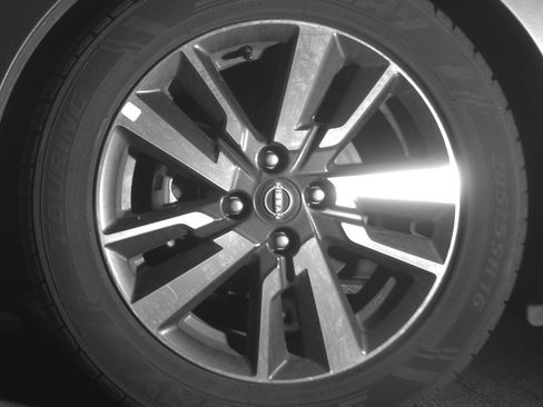 Used 2025 Nissan Versa SV image 12