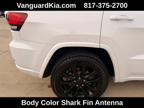 Used 2020 Jeep Grand Cherokee Altitude image 10