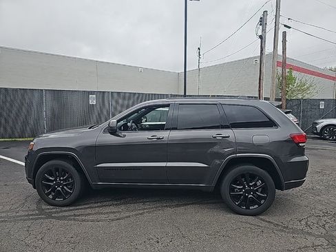 Used 2021 Jeep Grand Cherokee Laredo X AWD/4WD image 8