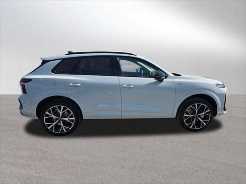 New 2026 Audi Q3 quattro 2.0T AWD/4WD image 2