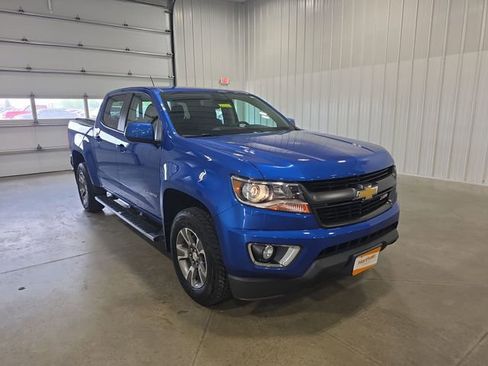 Used 2019 Chevrolet Colorado Z71 AWD/4WD image 2