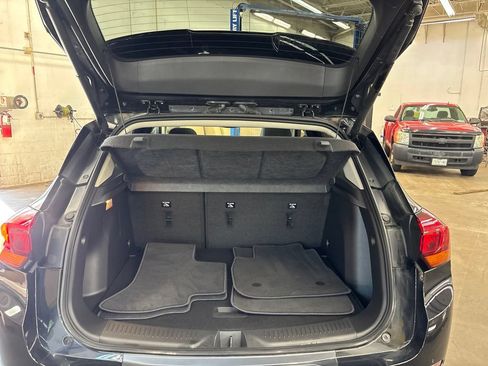 Used 2023 Buick Encore GX Essence w/ Experience Buick Package FWD image 11