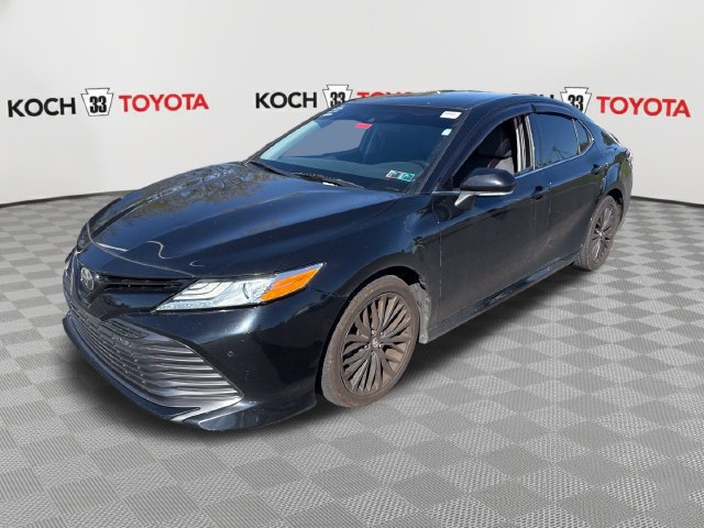 Used 2018 Toyota Camry XLE FWD image 3