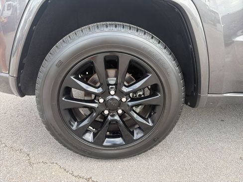 Used 2019 Jeep Grand Cherokee Altitude RWD image 13