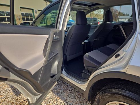 Used 2015 Toyota RAV4 XLE image 15