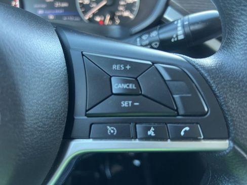 Used 2025 Nissan Altima 2.5 SV FWD image 15