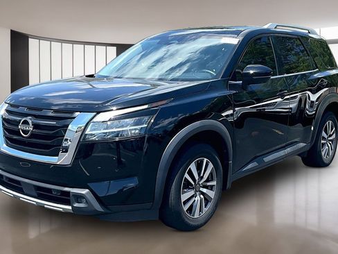Used 2022 Nissan Pathfinder SL AWD/4WD image 3