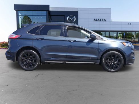 Used 2022 Ford Edge SE w/ Black Appearance Package AWD/4WD image 2