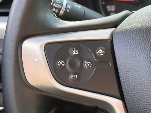 Used 2023 GMC Acadia SLT image 16