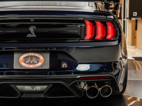 Used 2021 Ford Mustang Shelby GT500 w/ Carbon Fiber Track Pack RWD image 40