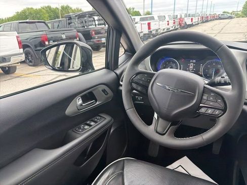 Used 2023 Chrysler Pacifica Limited w/ Uconnect Theater Family Group AWD/4WD image 23