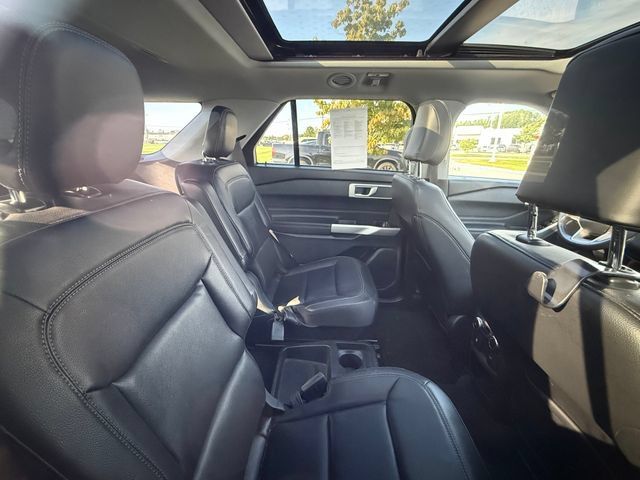 Used 2021 Ford Explorer XLT w/ Equipment Group 202A AWD/4WD image 24