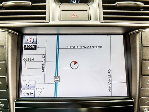 Used 2010 Lexus LS 460 L RWD image 17