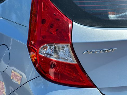 Used 2012 Hyundai Accent GS FWD image 23