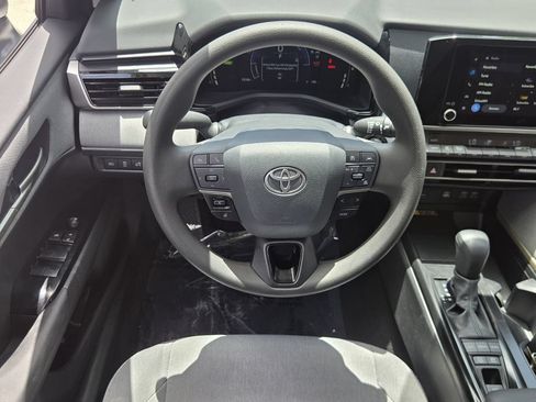 Used 2026 Toyota Camry LE FWD image 12