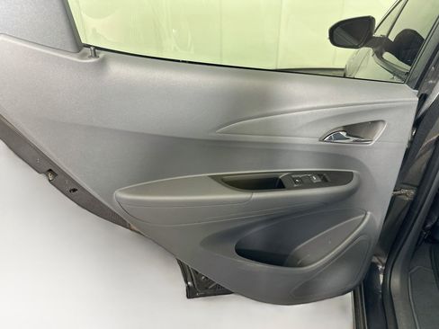 Used 2017 Chevrolet Bolt Premier FWD image 25