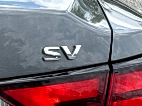 Used 2024 Nissan Sentra SV FWD image 19