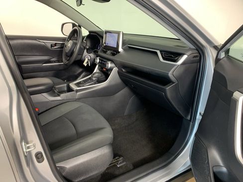 Used 2024 Toyota RAV4 LE image 37