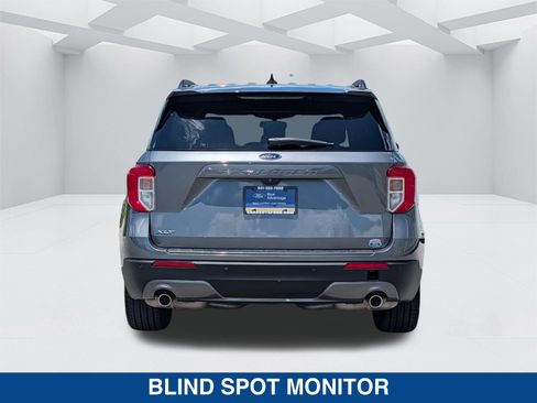 Certified 2022 Ford Explorer XLT w/ Equipment Group 202A RWD image 6