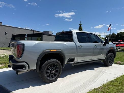 Used 2026 GMC Sierra 2500 AT4 w/ AT4 Premium Plus Package AWD/4WD image 5