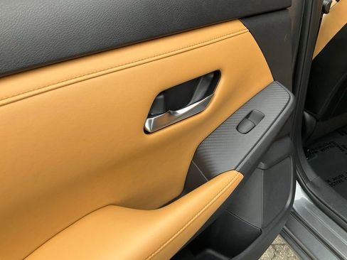 Used 2020 Nissan Sentra SV w/ SV Premium Package image 32