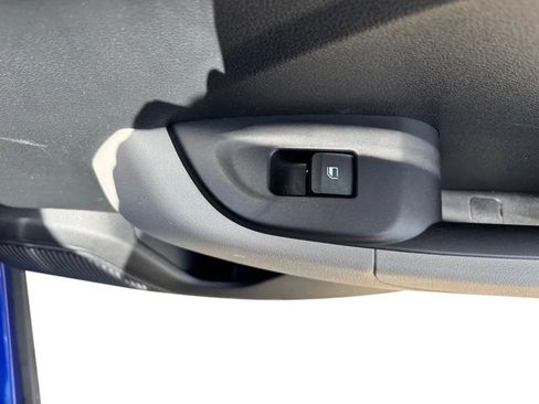 Used 2025 Hyundai Venue SEL FWD image 26