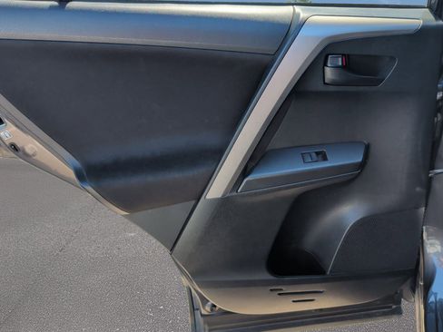 Used 2016 Toyota RAV4 LE FWD image 22