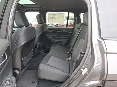 New 2025 Jeep Grand Cherokee Laredo w/ MOPAR Finishing Package image 6