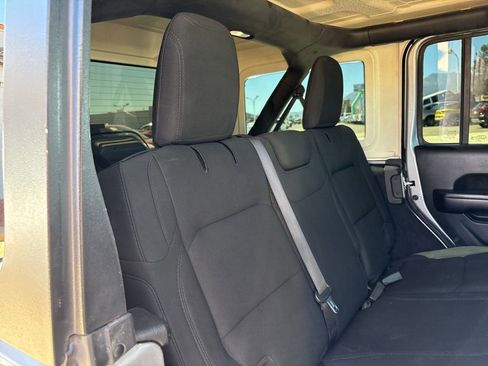 Used 2021 Jeep Wrangler Unlimited Sport image 22