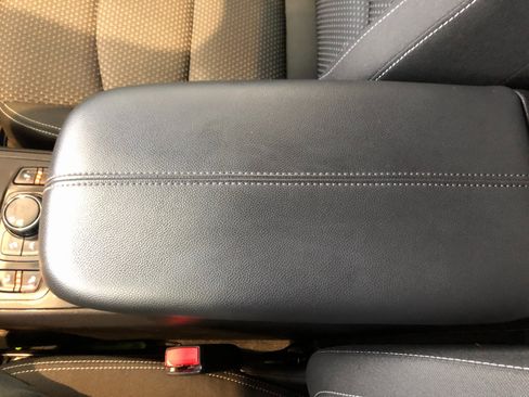 Used 2024 GMC Terrain SLE w/ Driver Convenience Package image 23