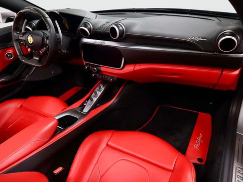 Certified 2019 Ferrari Portofino RWD image 15