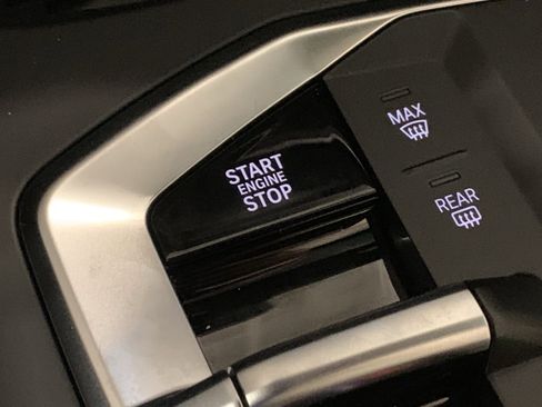 Used 2026 BMW M235i xDrive w/ Technology Package image 18