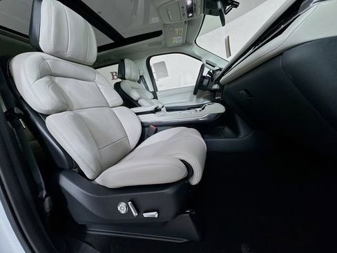 New 2026 Lincoln Navigator Reserve AWD/4WD image 32