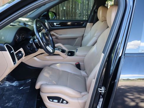 Used 2019 Porsche Cayenne S AWD/4WD image 19