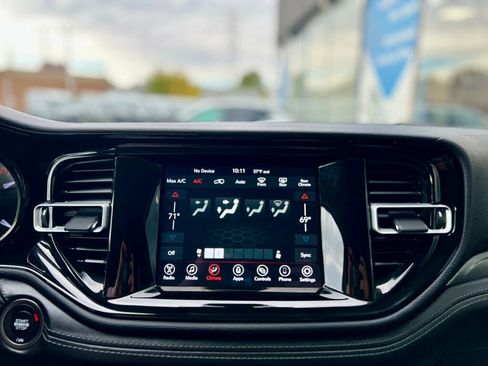 Used 2022 Dodge Durango SXT image 24